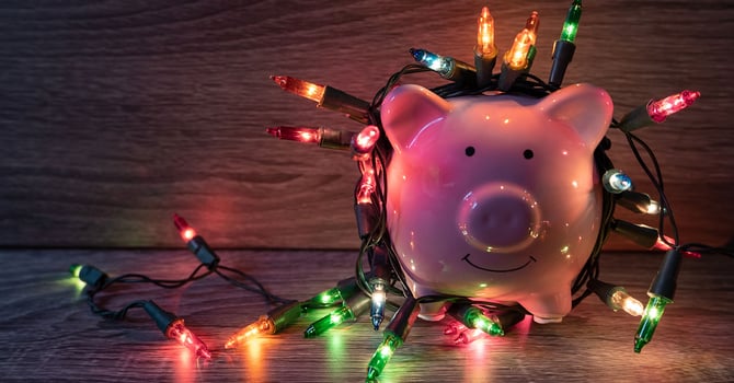 5-Ways-To-Keep-Your-Finances-Intact-Holiday